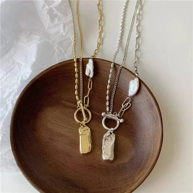 Omnia Necklace in Gold
