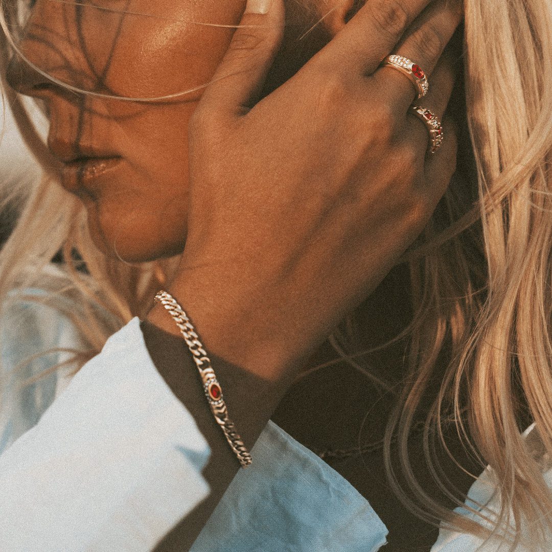 Bella Bracelet in Gold