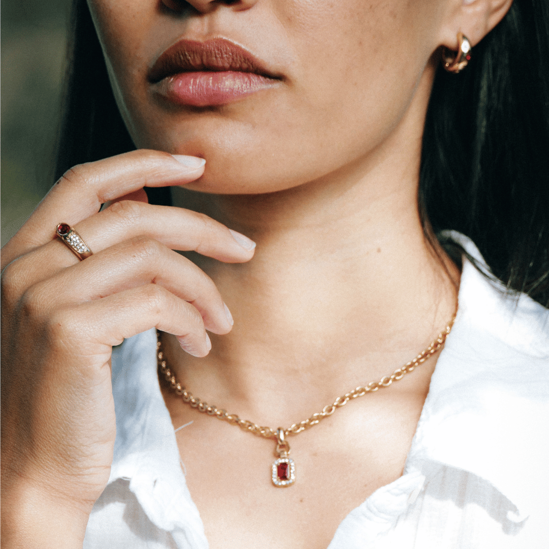 Lila Necklace in Gold