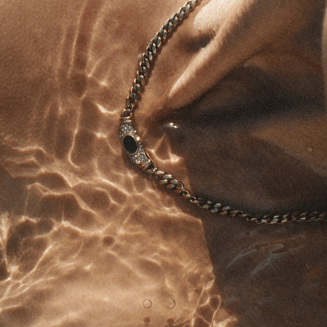 Bella Necklace in Gold