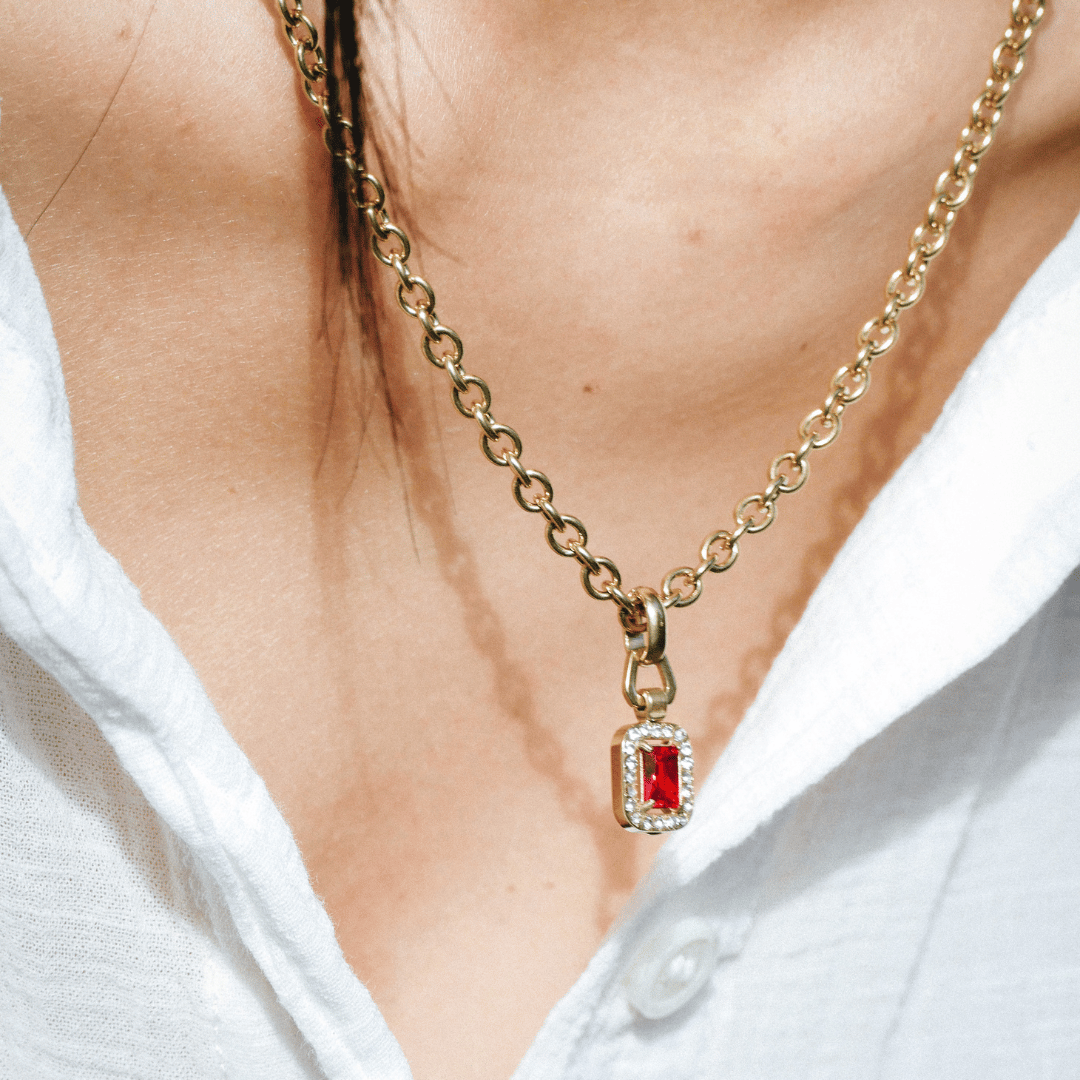 Lila Necklace in Gold