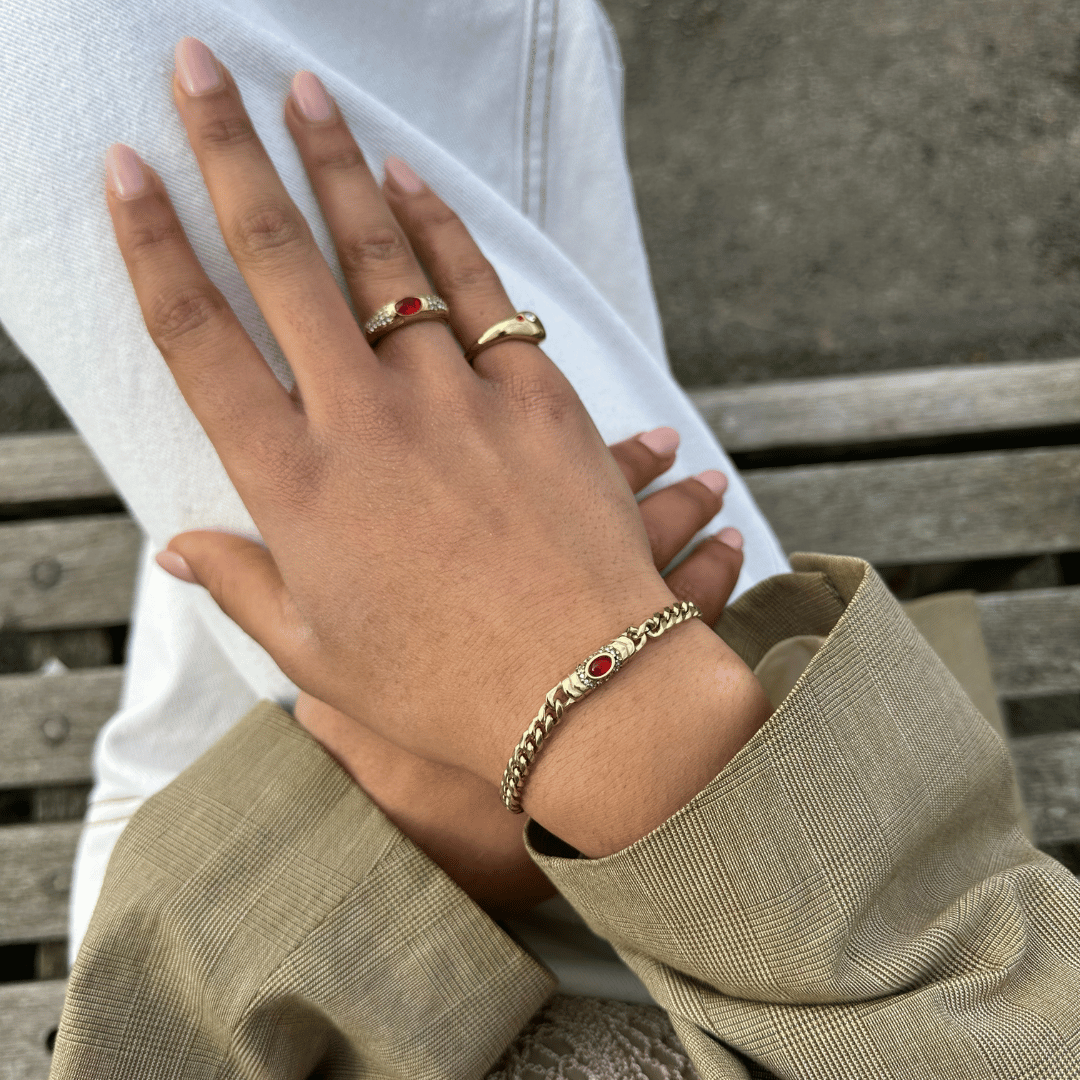 Bella Bracelet in Gold