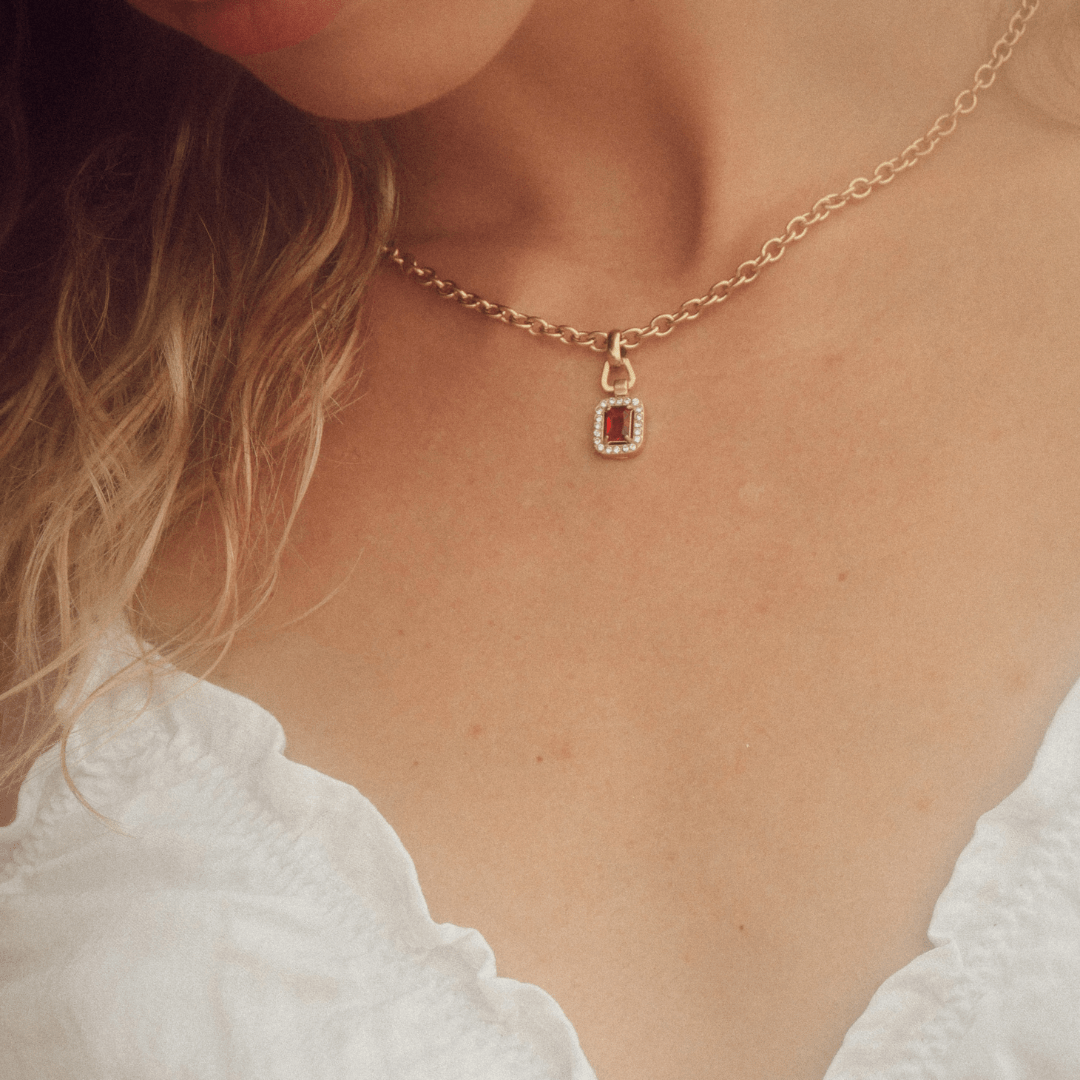 Lila Necklace in Gold