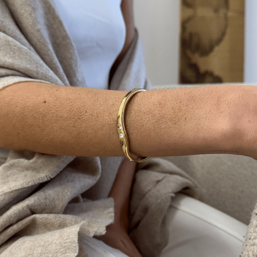 Adjustable Faro Bangle in Gold