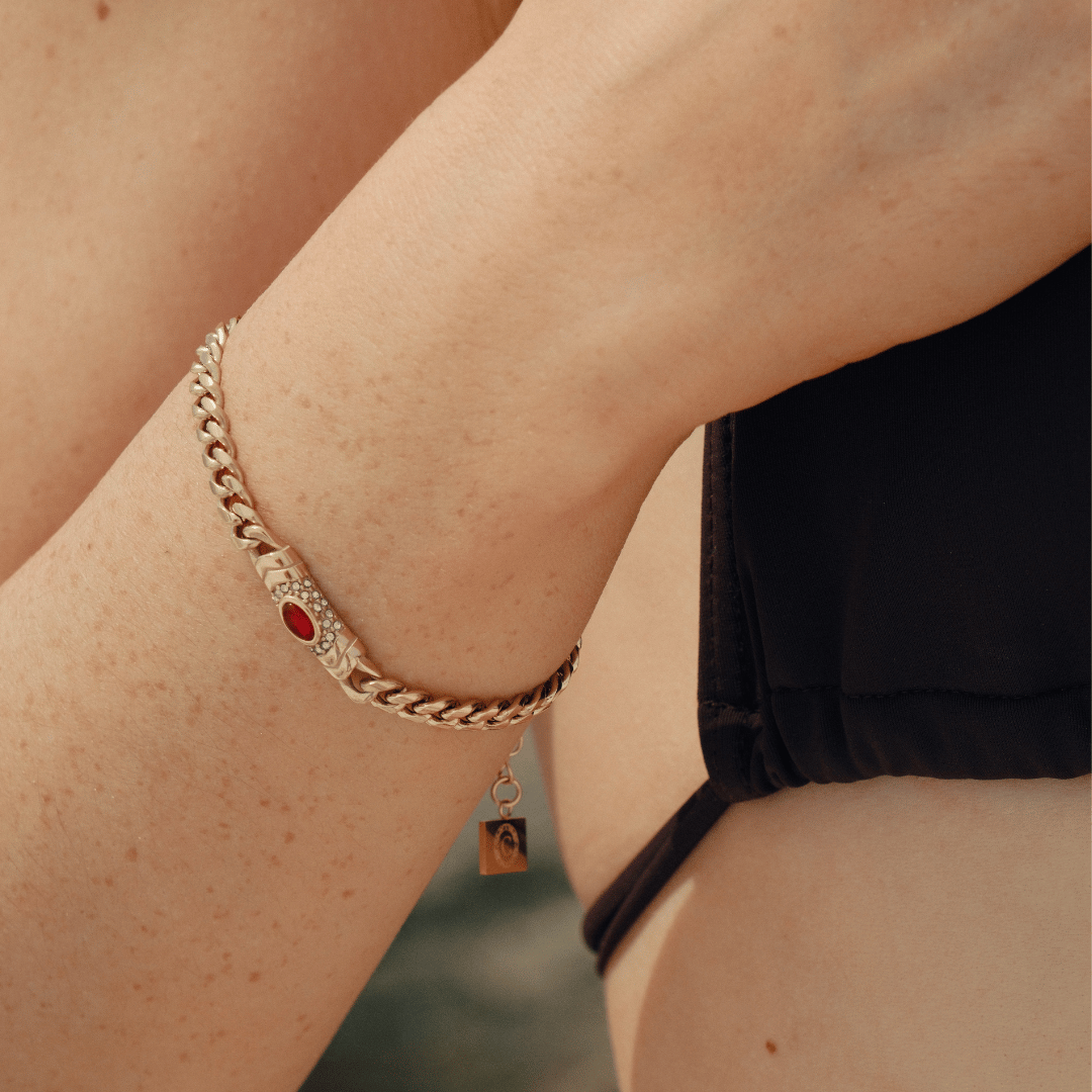 Bella Bracelet in Gold