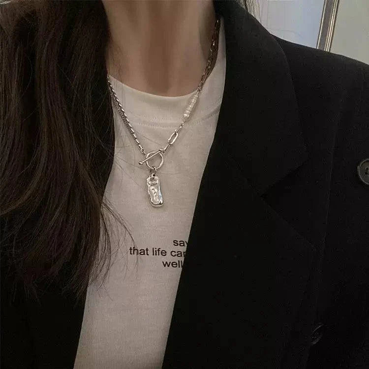 Omnia Necklace in Silver